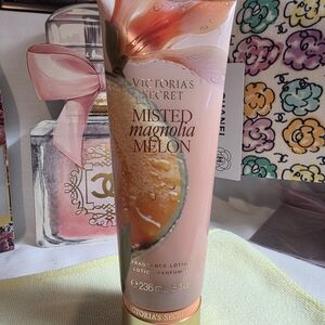 Victoria's Secret Misted Magnolia Melon Lotion - Pink Peach